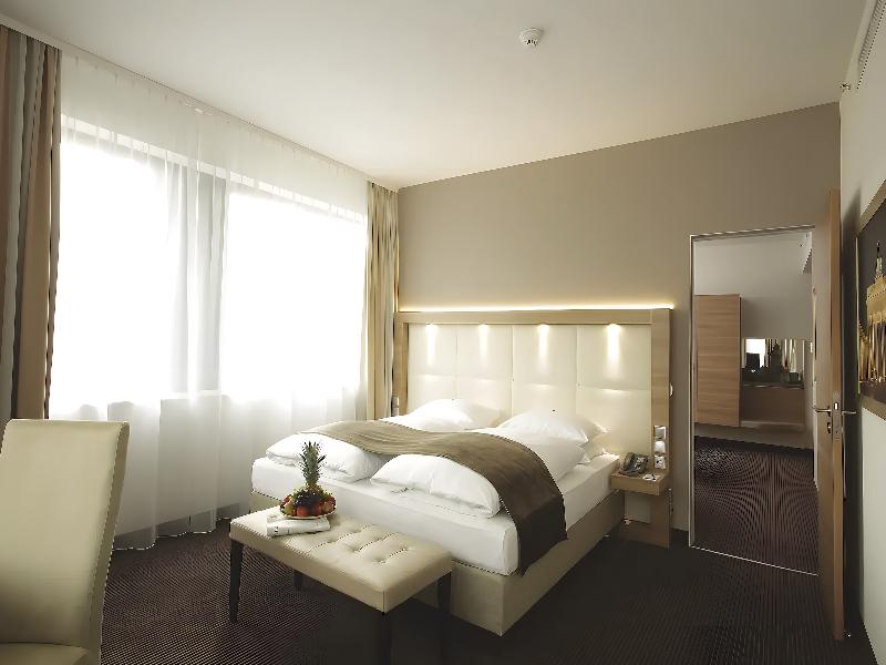 Hotel Berlin Alexanderplatz by Leonardo Hotels image