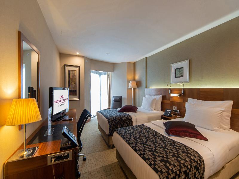 Crowne Plaza Harbiye image