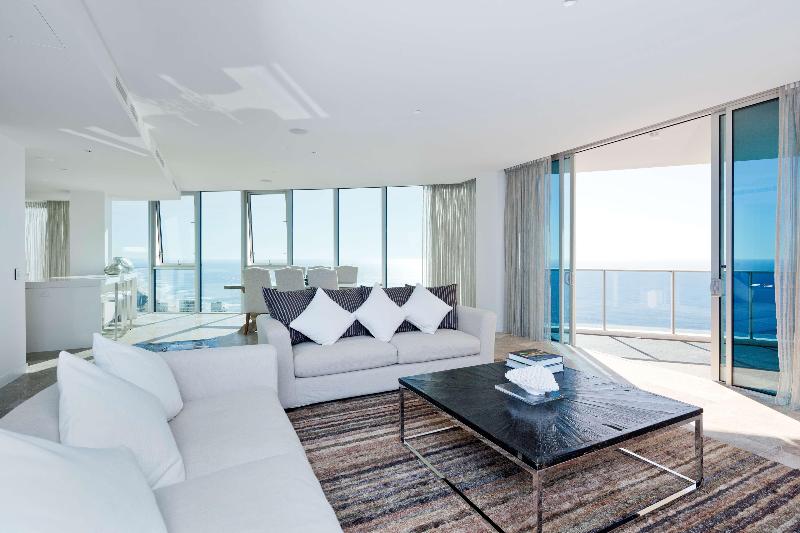 Hilton Surfers Paradise Hotel & Residences image