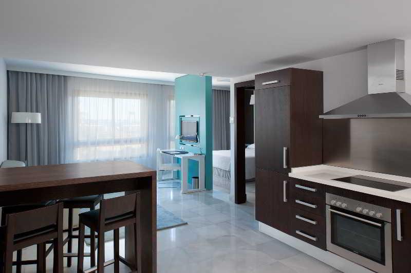SUITTES HOTEL image