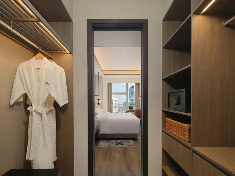 The Mayflower, Jakarta - Marriott Executive Apt image