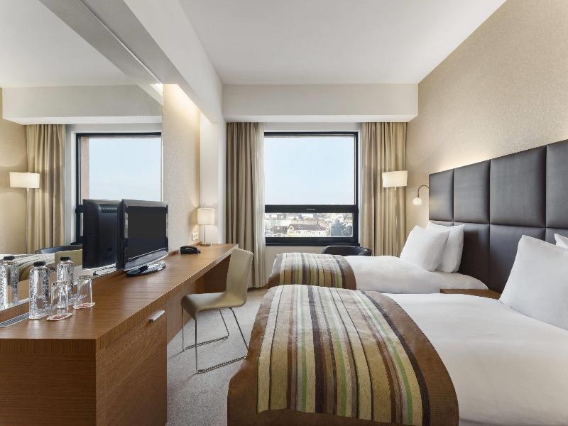 Ramada By Wyndham Oradea image