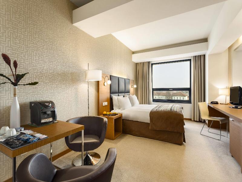 Ramada By Wyndham Oradea image
