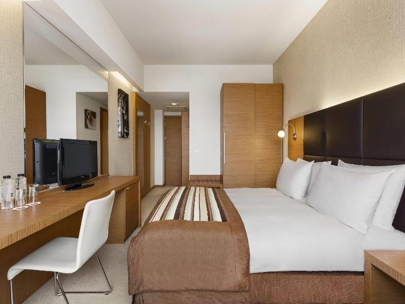 Ramada By Wyndham Oradea image