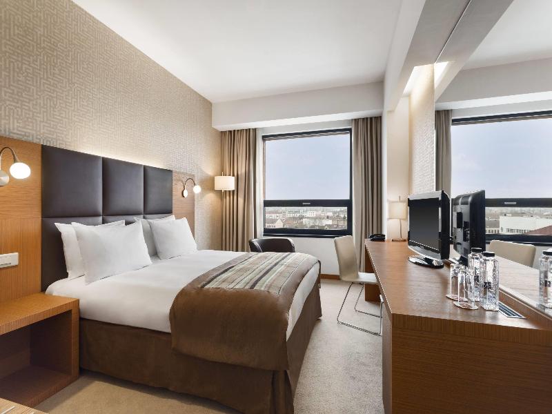 Ramada By Wyndham Oradea image