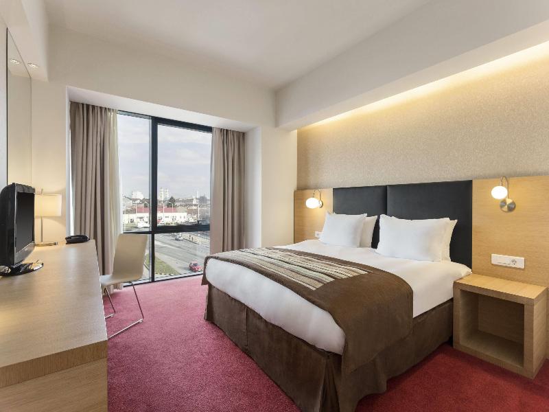 Ramada By Wyndham Oradea image