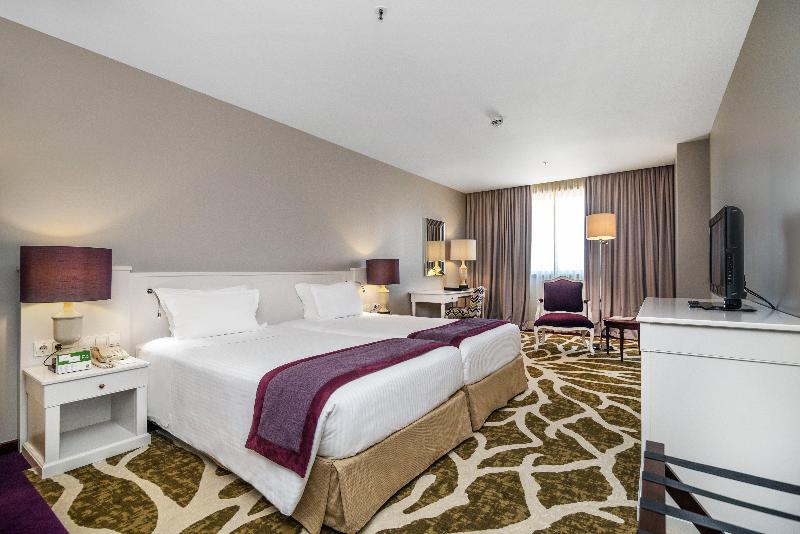 Holiday Inn Porto Gaia image