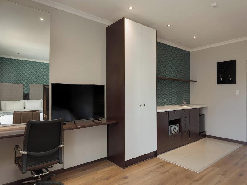 Protea Hotel Cape Town Durbanville image