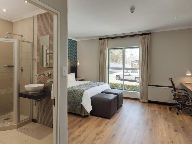 Protea Hotel Cape Town Durbanville image