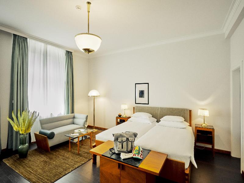 Parkhotel Laurin image