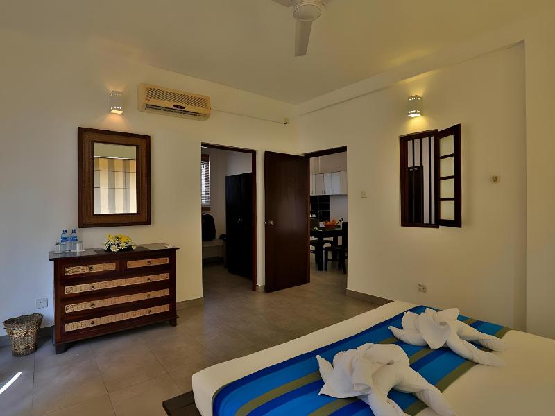 St. Lachlan Hotel & Suites image