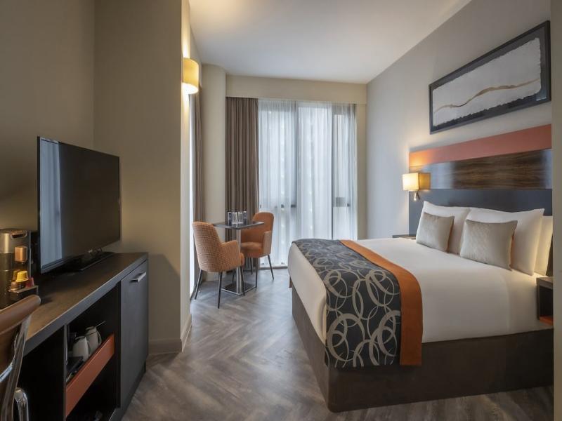 Clayton Hotel Cardiff image