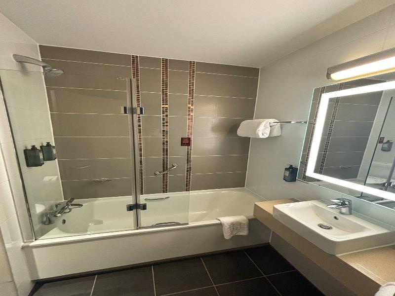 Clayton Hotel Cardiff image