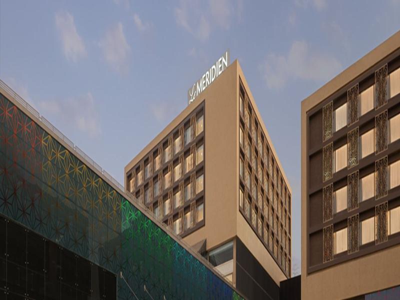 Le Meridien Surat — exterior view