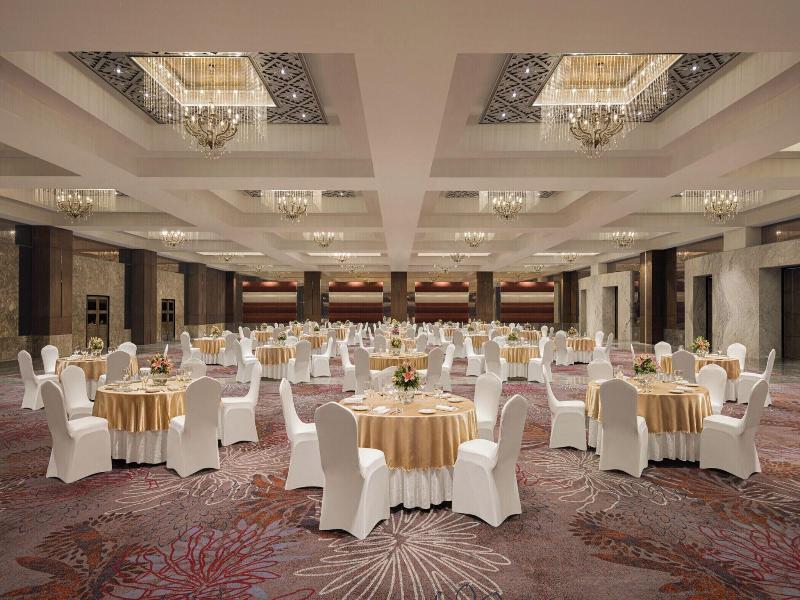 Le Meridien Surat