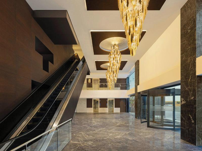 Le Meridien Surat