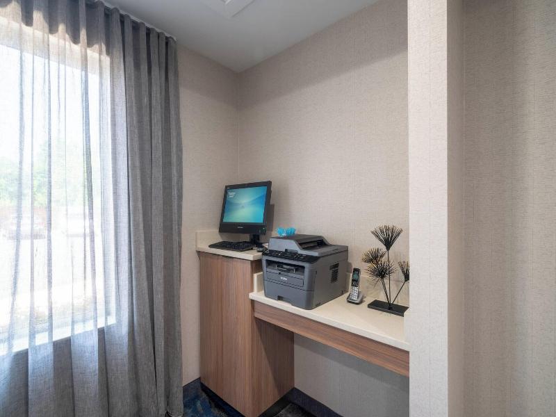 Fairfield Inn & Suites Memphis I-240 & Perkins