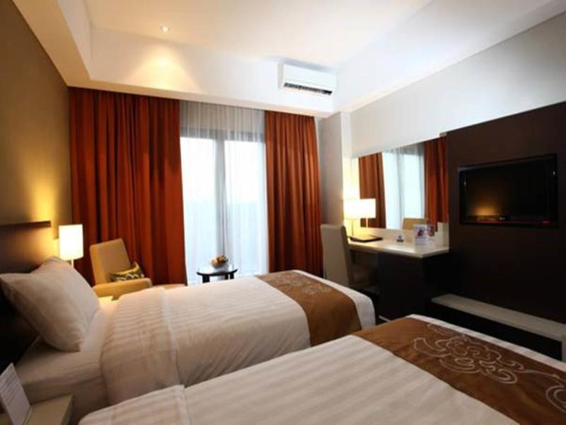 Soll Marina Hotel & Conference Centre Bangka image