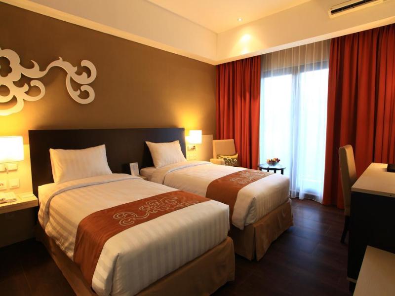 Soll Marina Hotel & Conference Centre Bangka image