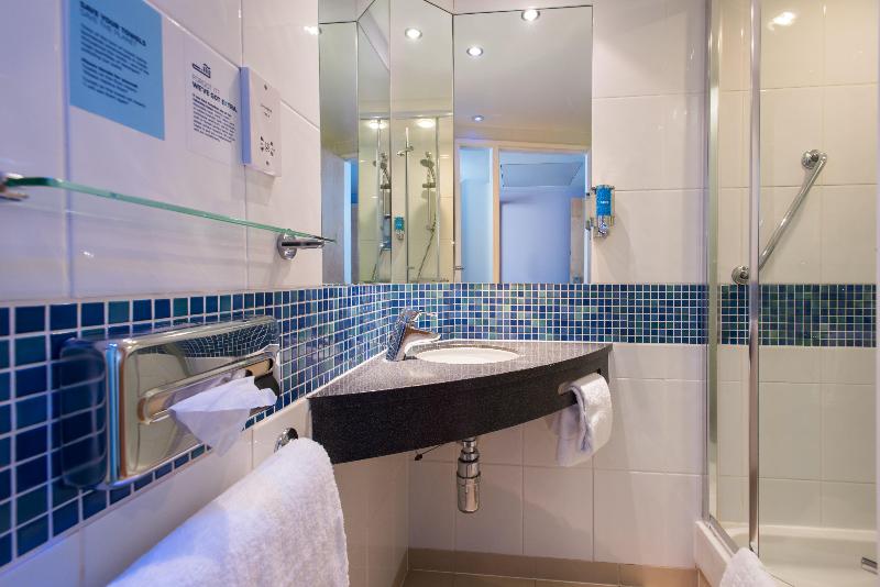 Holiday Inn Express Lincoln City Centre image