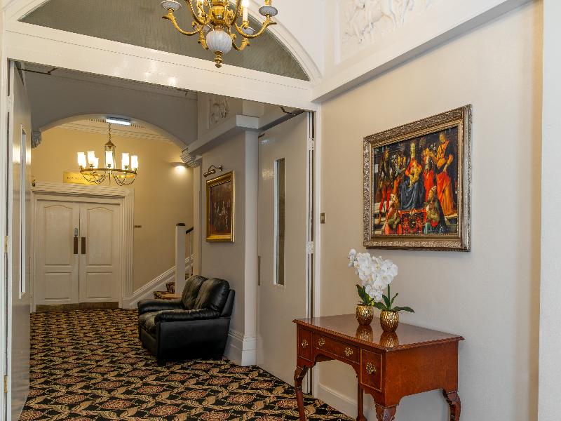 Heathlands Hotel image