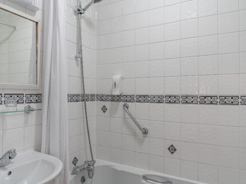 Heathlands Hotel image
