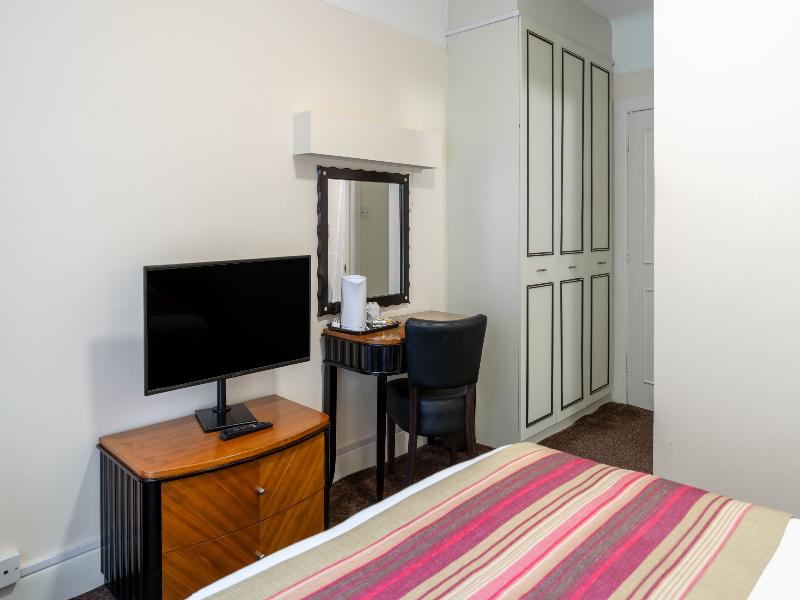 Heathlands Hotel image