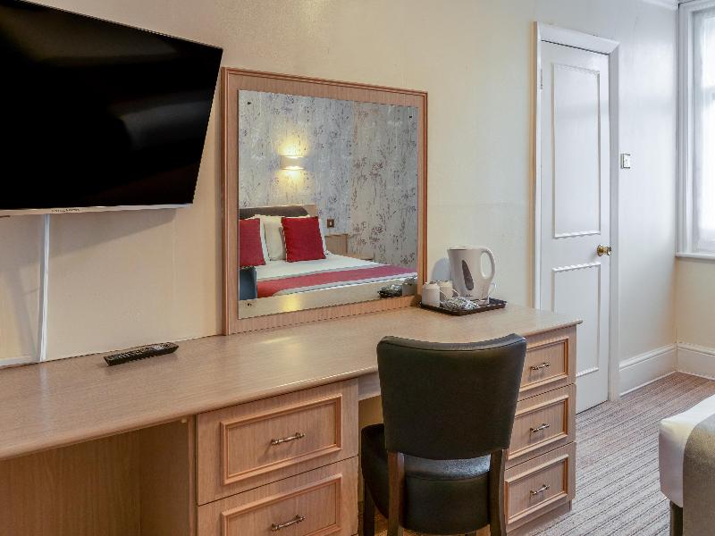 Heathlands Hotel image