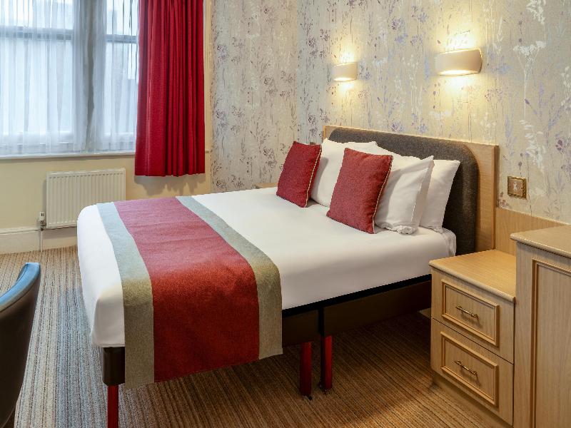 Heathlands Hotel image