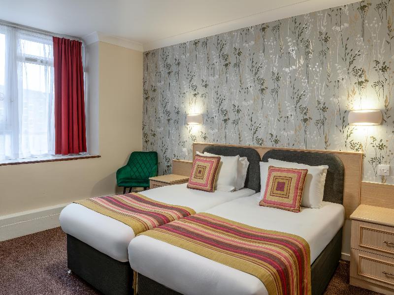 Heathlands Hotel image