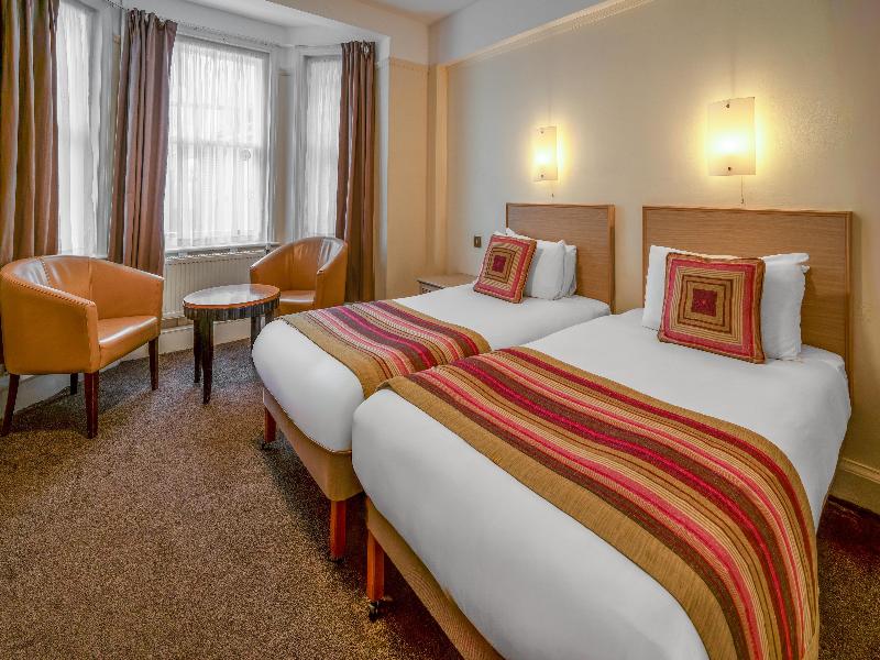 Heathlands Hotel image