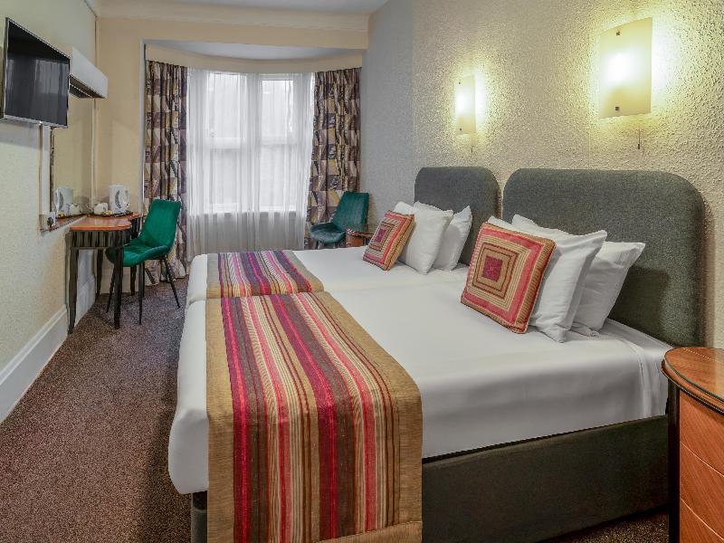 Heathlands Hotel image