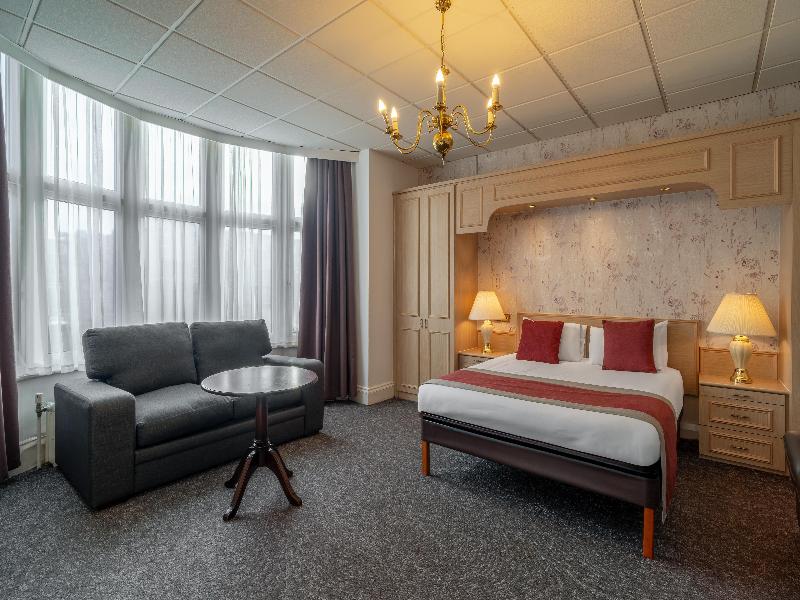 Heathlands Hotel image