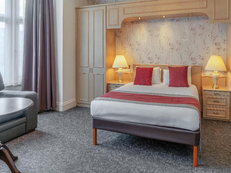 Heathlands Hotel image