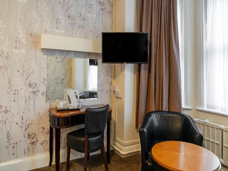 Heathlands Hotel image