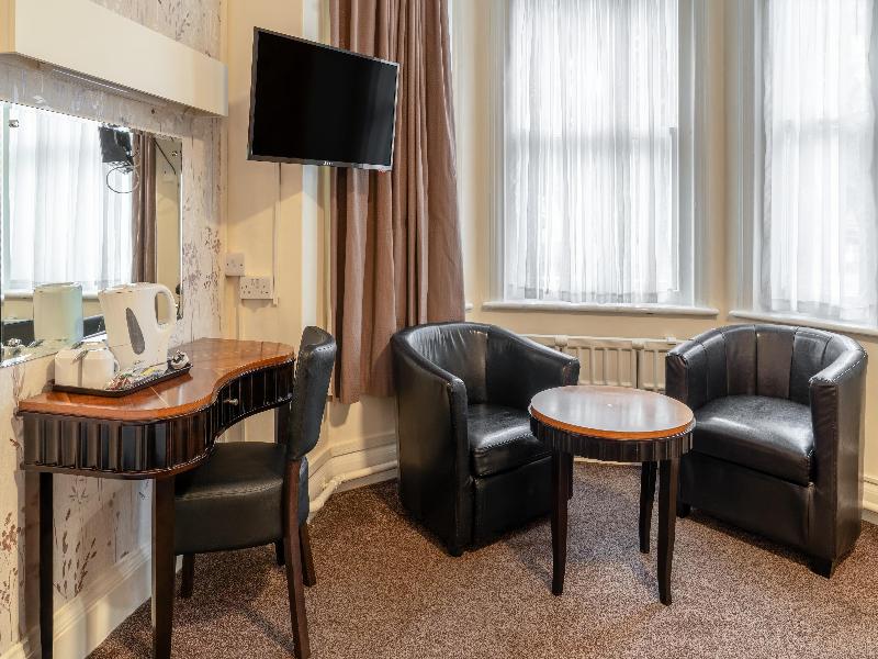 Heathlands Hotel image