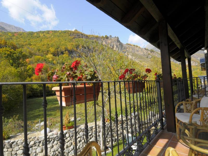 Casa Arcas image