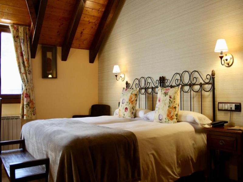 Casa Arcas image