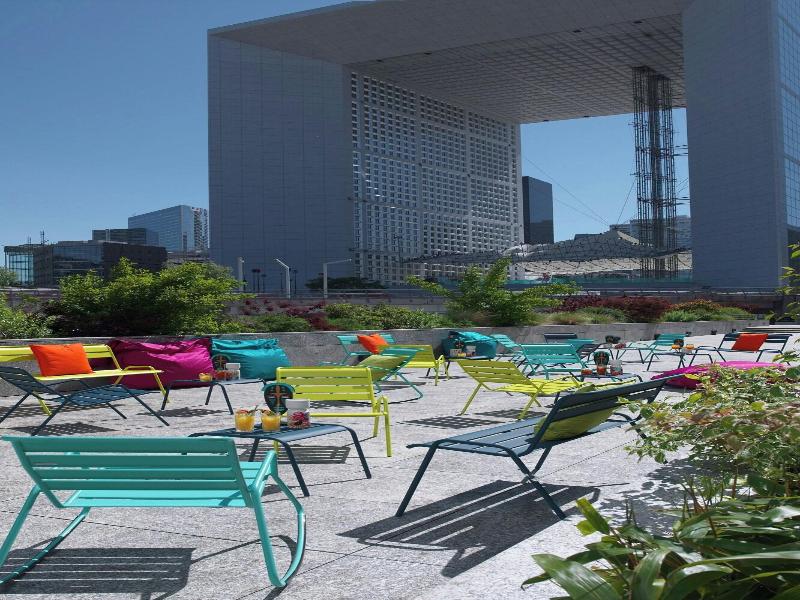 Renaissance Paris La Defense image