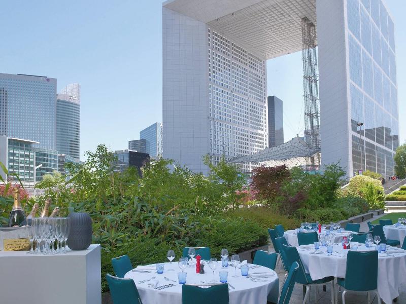 Renaissance Paris La Defense image