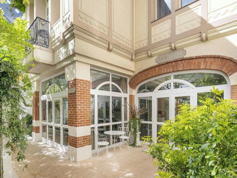 Renaissance Paris Le Parc Trocadero Hotel image