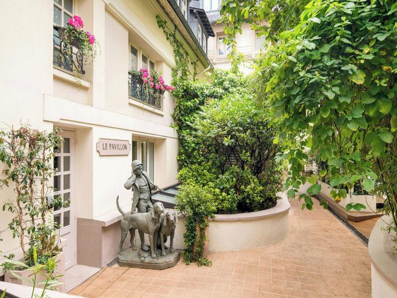 Renaissance Paris Le Parc Trocadero Hotel image