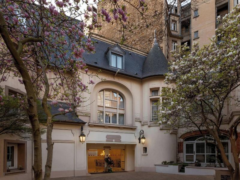 Renaissance Paris Le Parc Trocadero Hotel image