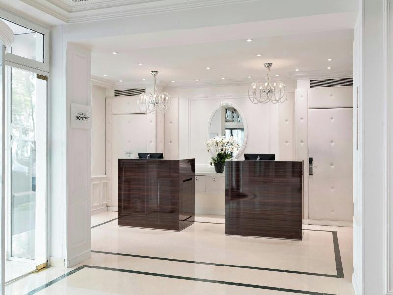 Renaissance Paris Le Parc Trocadero Hotel image
