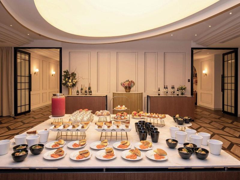 Renaissance Paris Le Parc Trocadero Hotel image