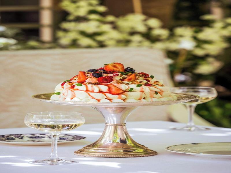 Renaissance Paris Le Parc Trocadero Hotel image