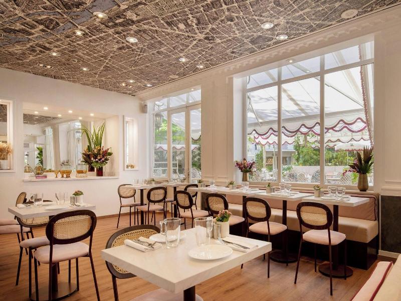 Renaissance Paris Le Parc Trocadero Hotel image