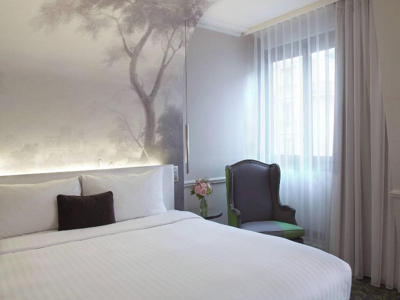 Renaissance Paris Le Parc Trocadero Hotel image