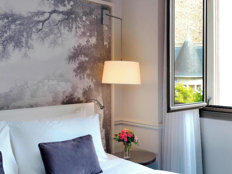 Renaissance Paris Le Parc Trocadero Hotel image