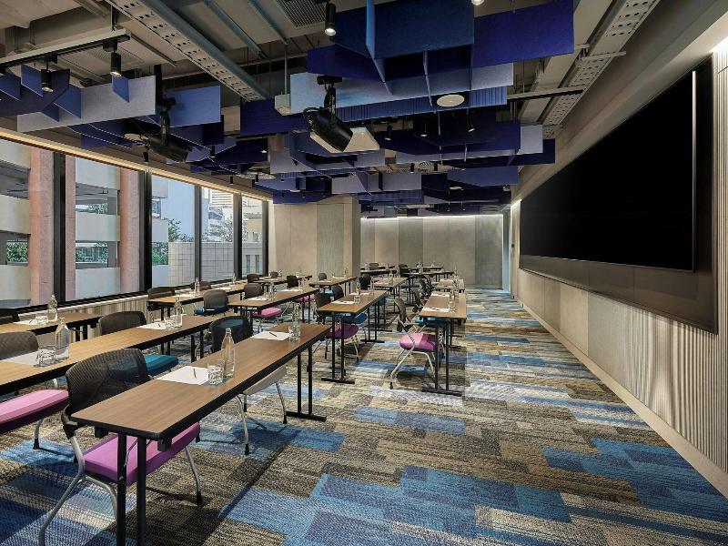 Aloft Bangkok - Sukhumvit 11 image